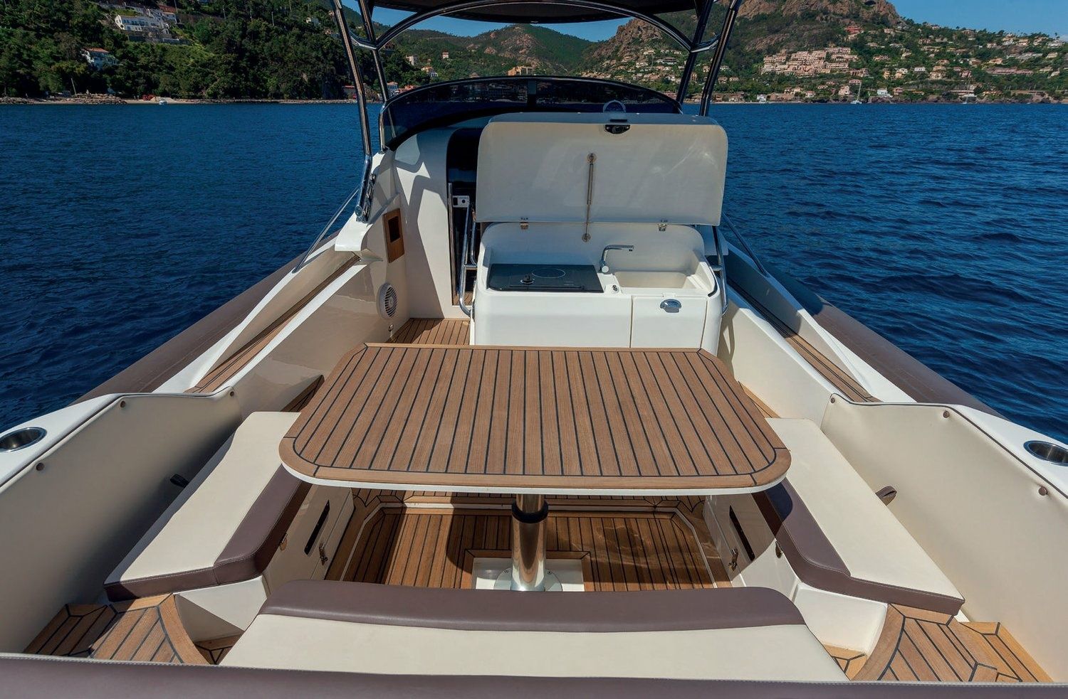 Nuova Jolly Prince 38 | Ethan Jo