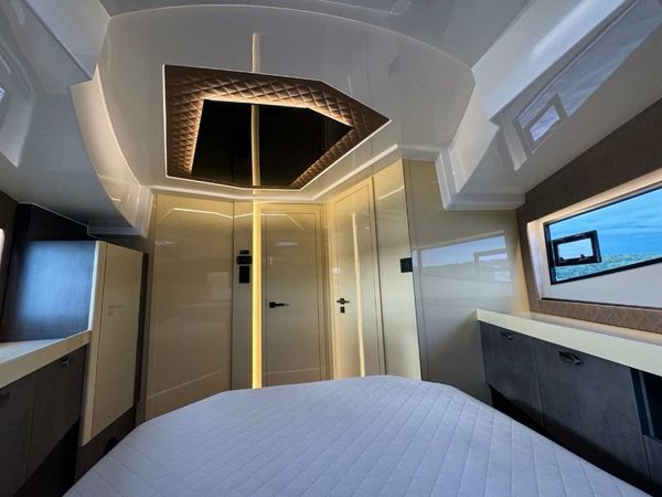 Cobra Yachts Maestro 42 | Goldjunge