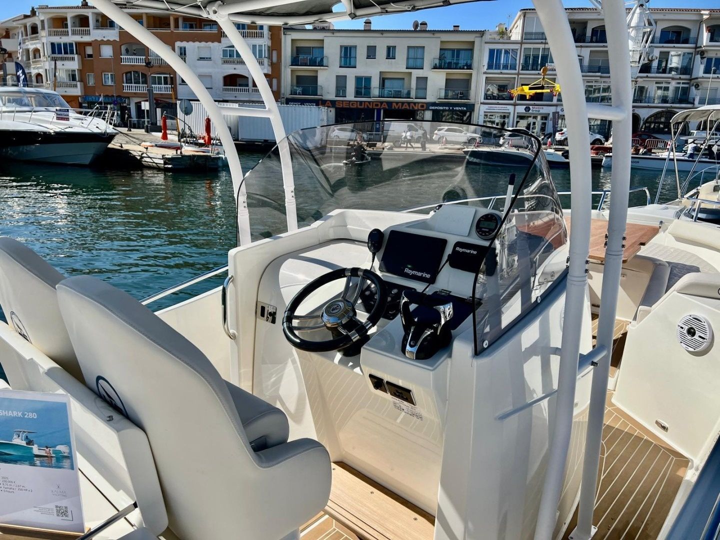 White Shark 280 | 25