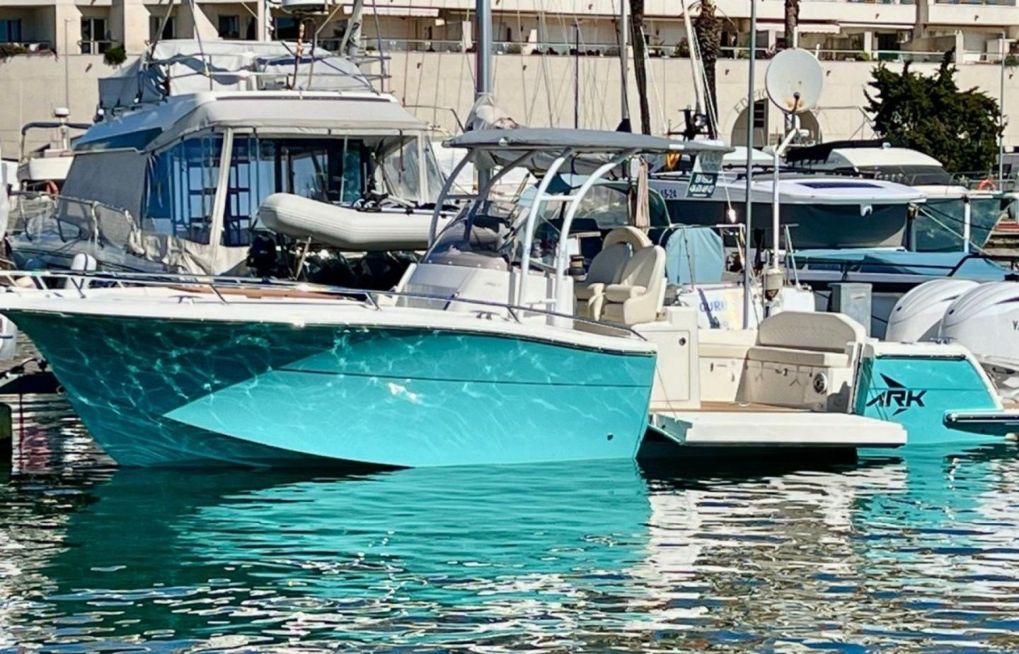 White Shark 280 | 25