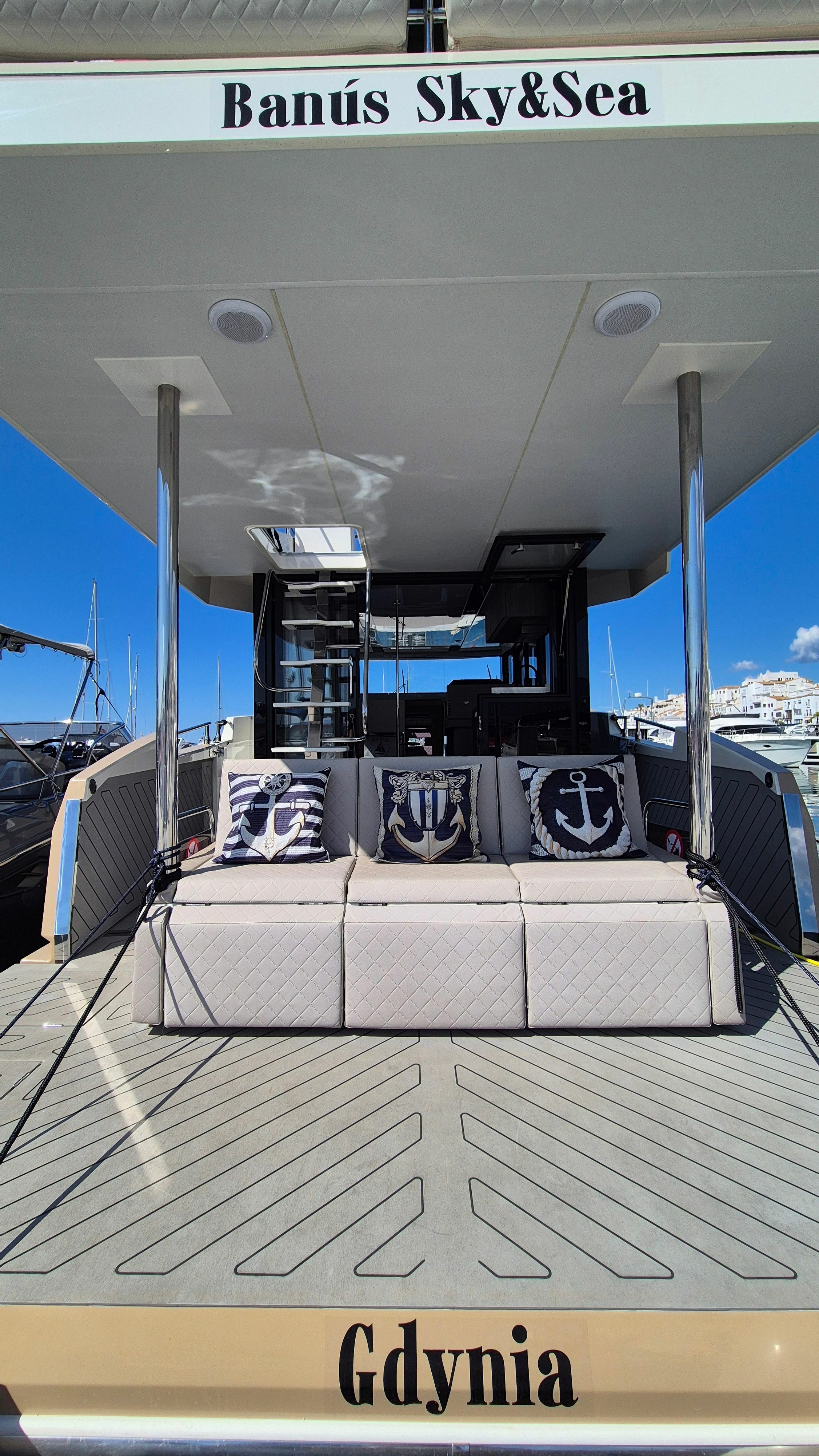Cobra Yachts Maestro 42 | Banus Sky & Sea