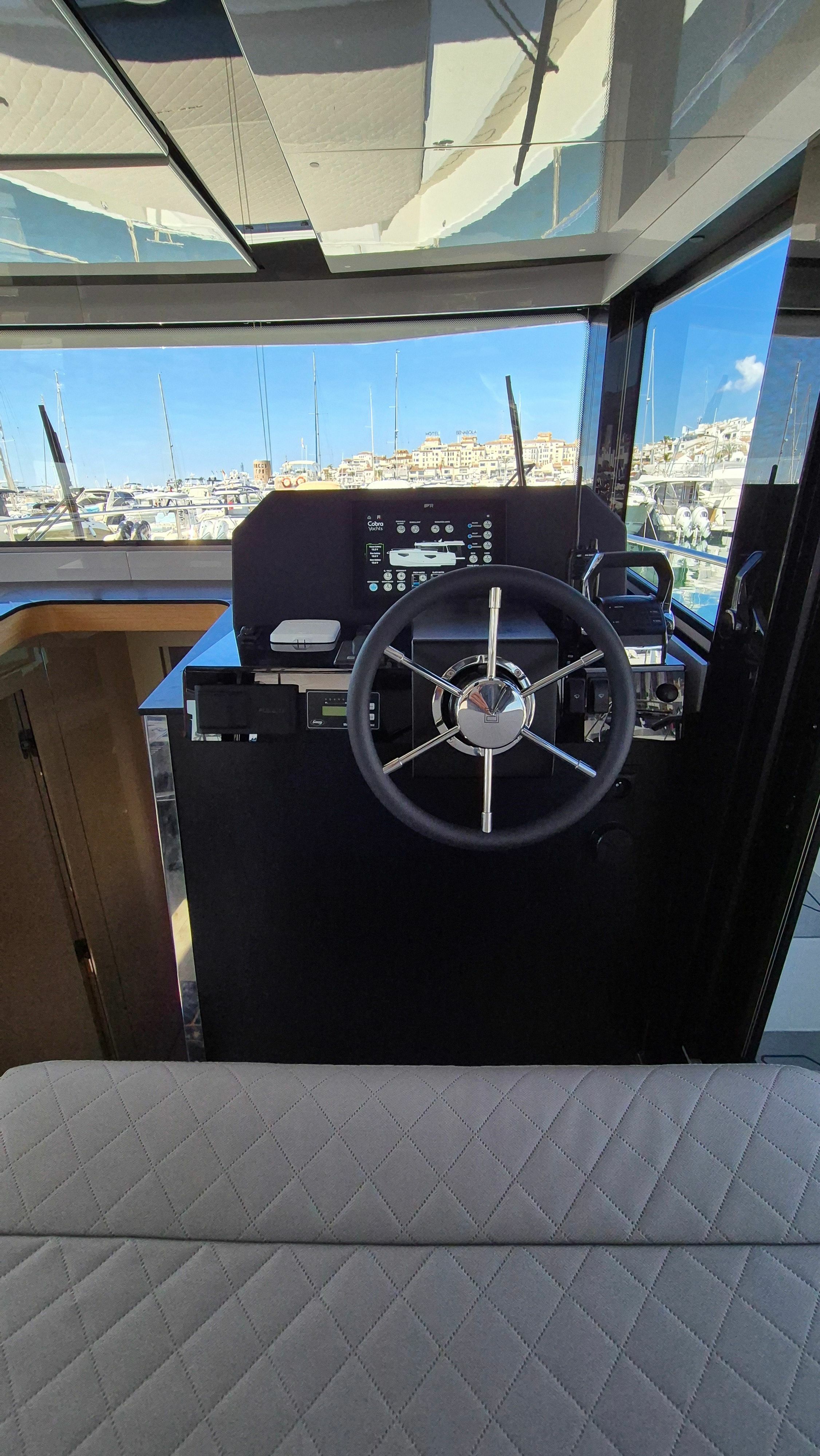 Cobra Yachts Maestro 42 | Banus Sky & Sea