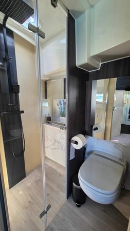 Cobra Yachts Maestro 42 | Banus Sky & Sea