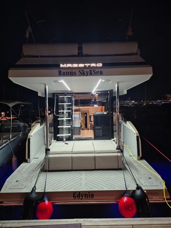 Cobra Yachts Maestro 42 | Banus Sky & Sea