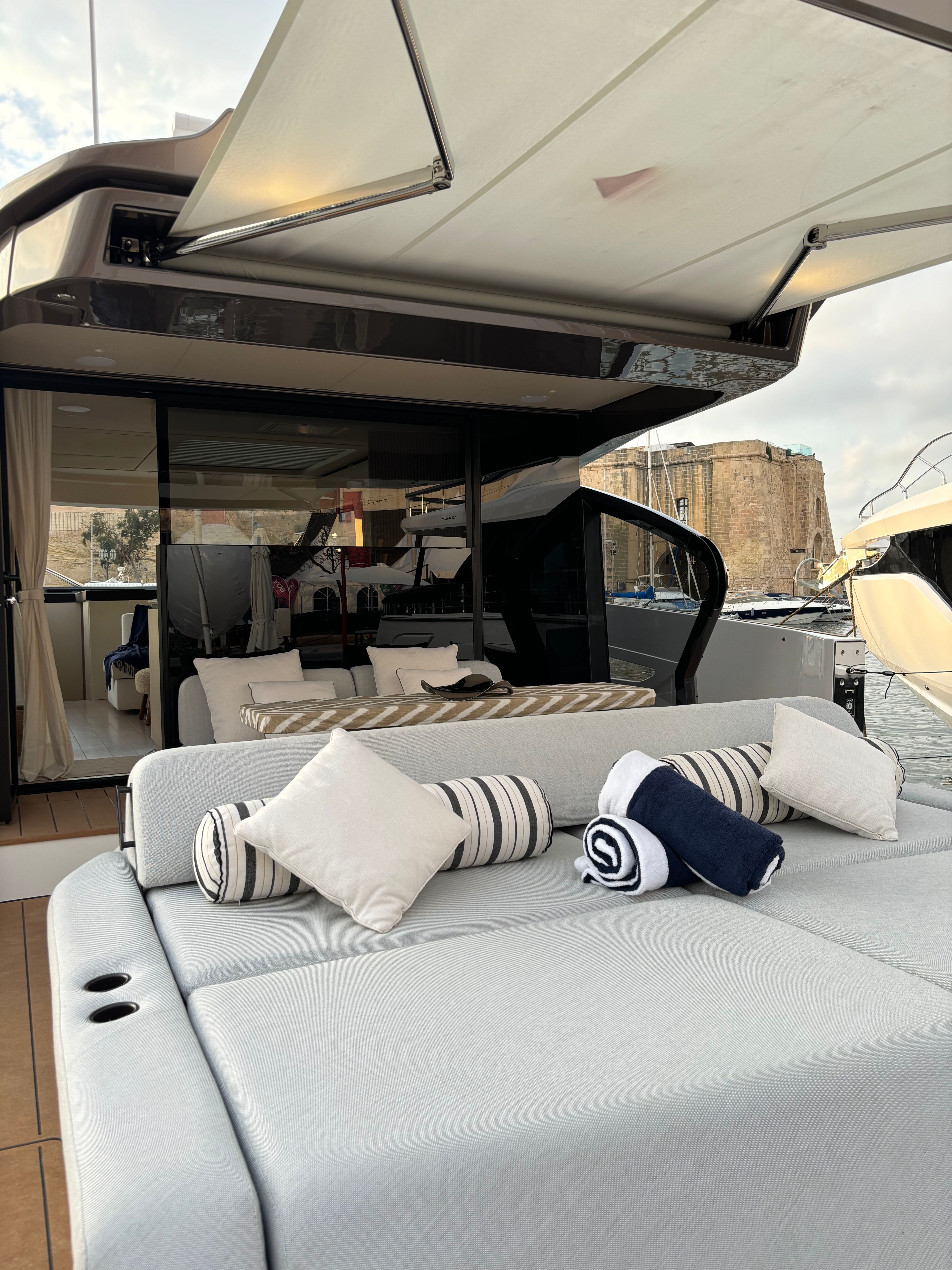 Azimut 60 | Adelita