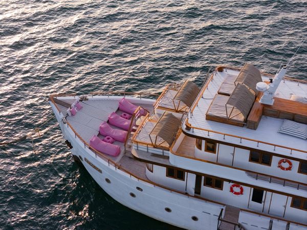 Custom Built Phinisi | Le Costa