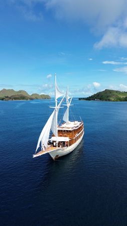 Custom Built Phinisi | Elrora