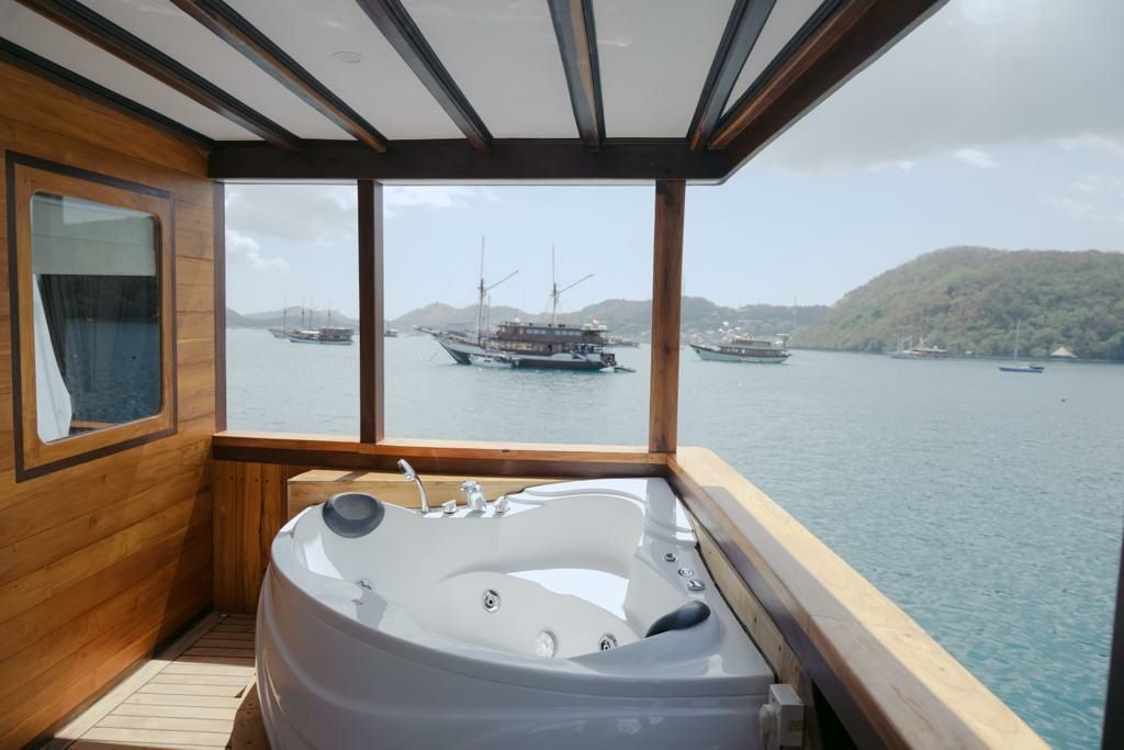 Custom Built Phinisi | La Main 2