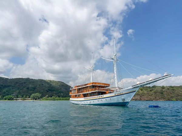 Custom Built Phinisi | La Main 2