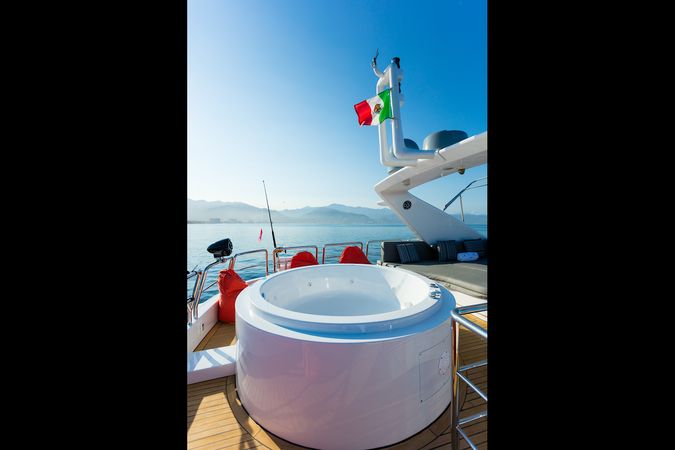 Azimut 85 F | Don Moi