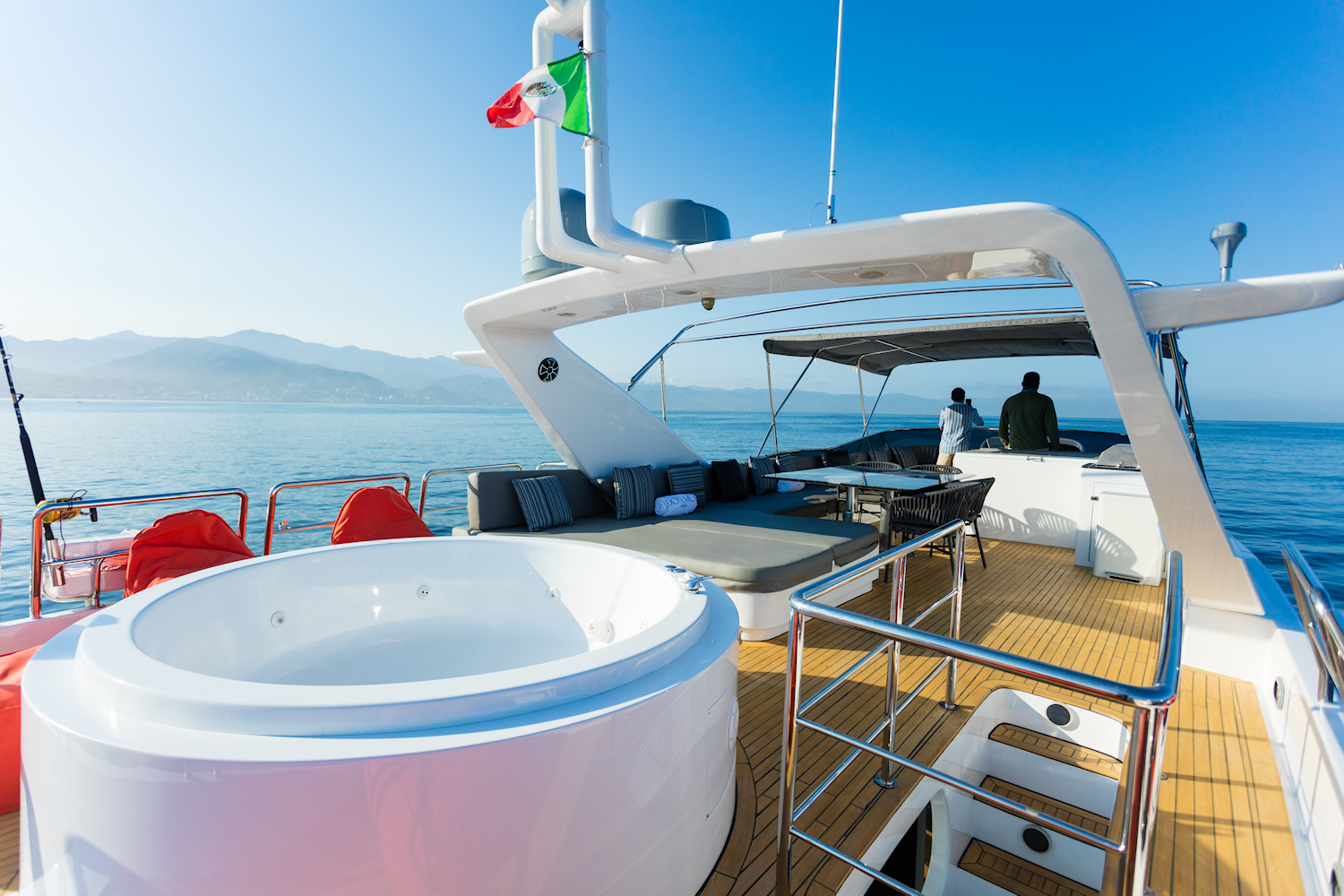 Azimut 85 F | Don Moi