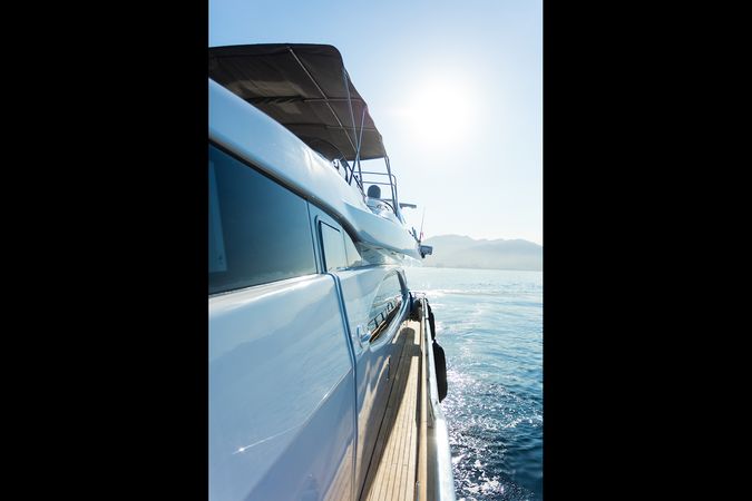 Azimut 85 F | Don Moi