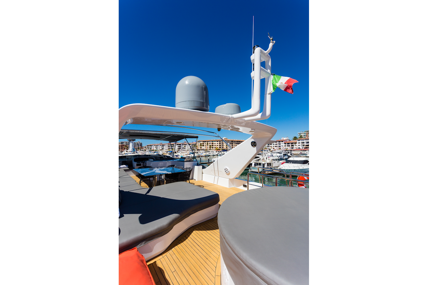 Azimut 85 F | Don Moi