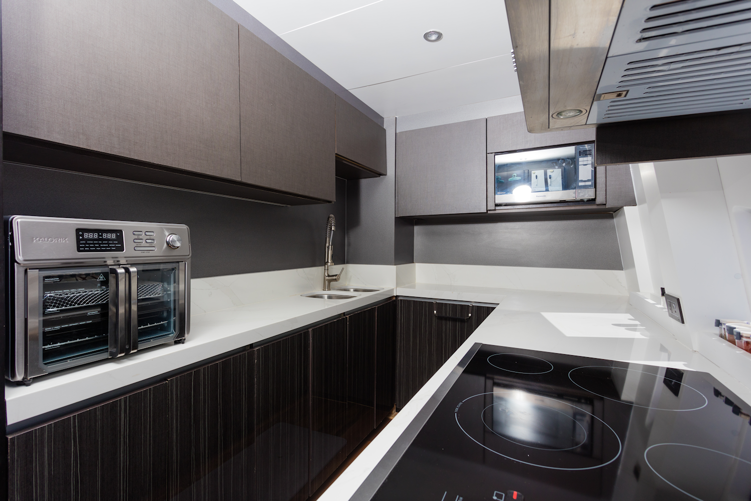 Azimut 85 F | Don Moi