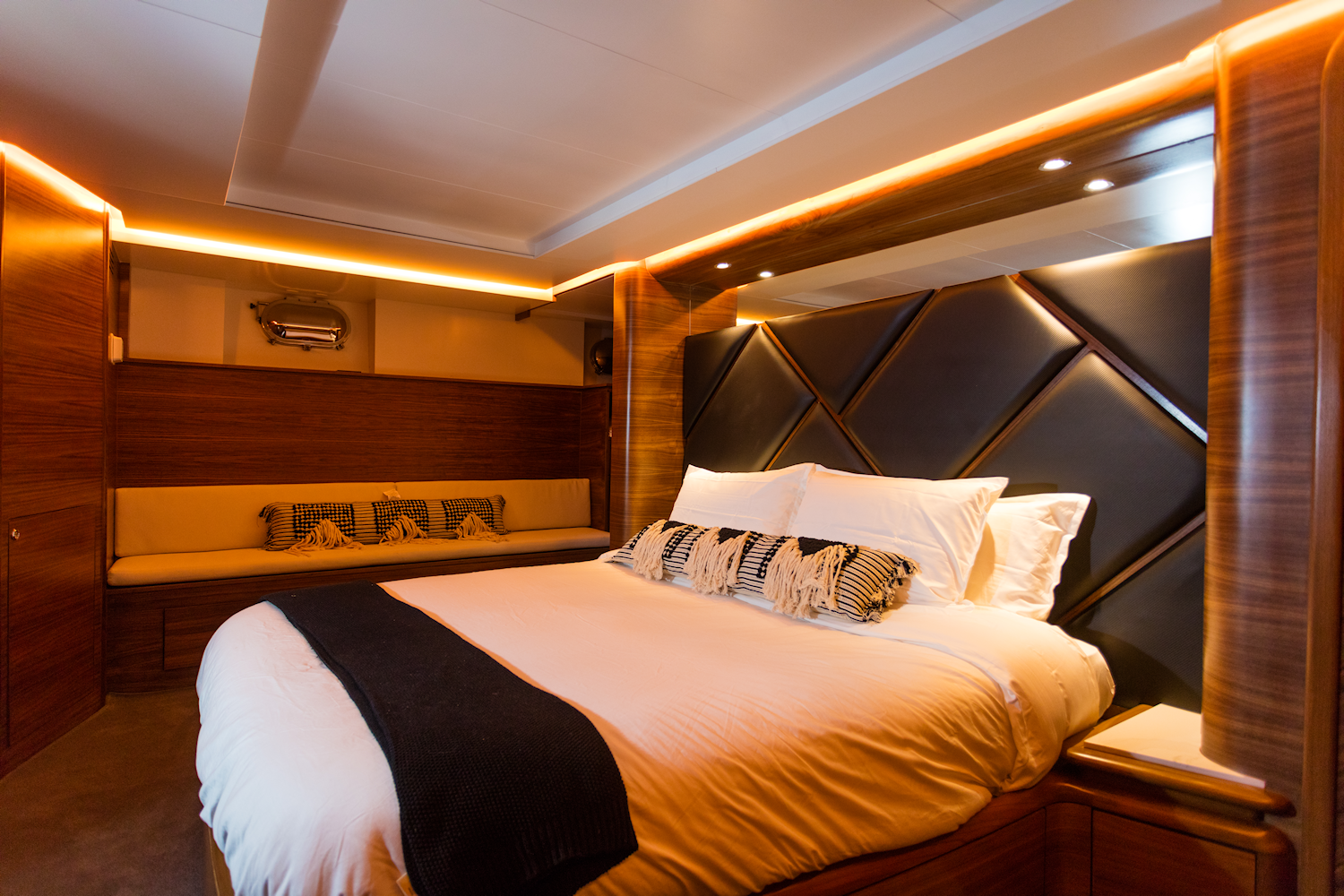 Azimut 85 F | Don Moi