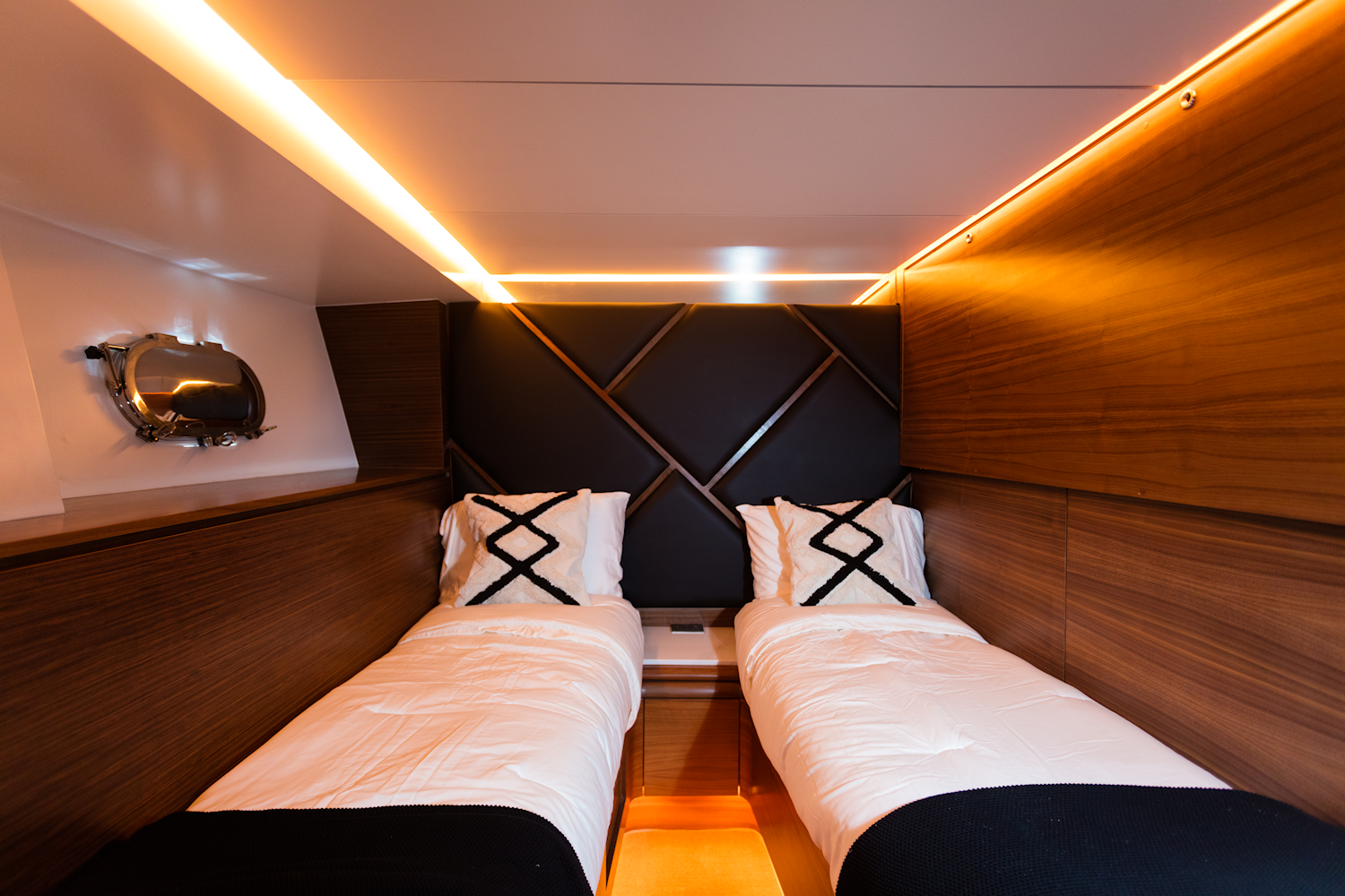 Azimut 85 F | Don Moi