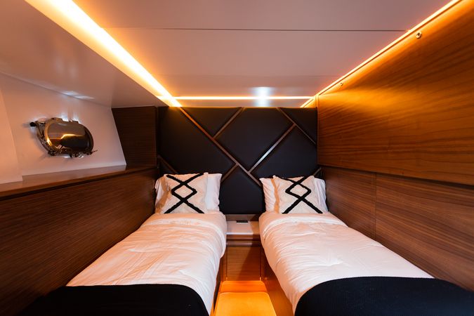 Azimut 85 F | Don Moi