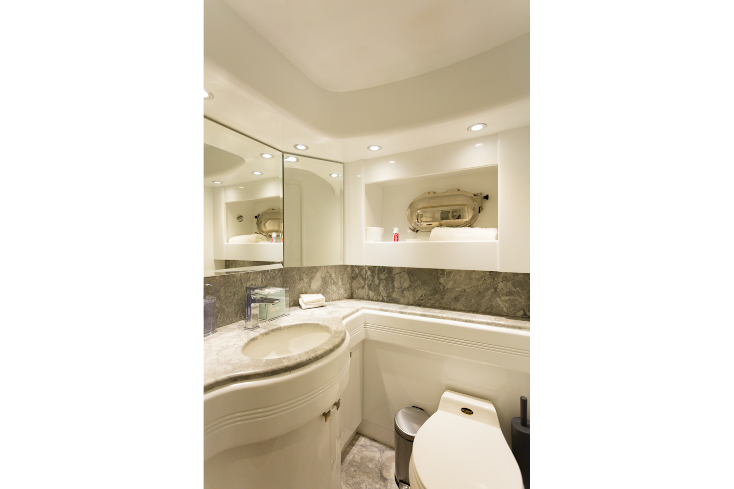 Azimut 85 F | Don Moi