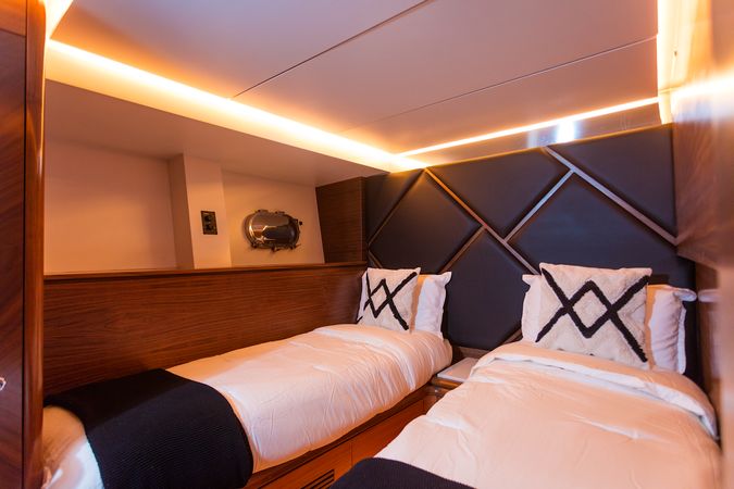 Azimut 85 F | Don Moi