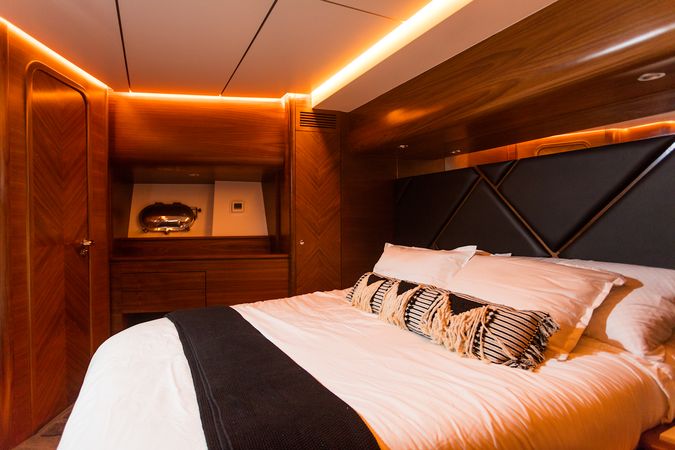 Azimut 85 F | Don Moi