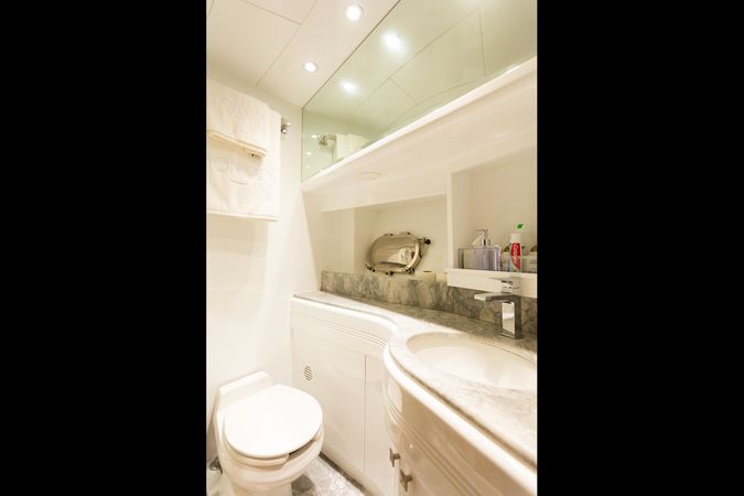 Azimut 85 F | Don Moi