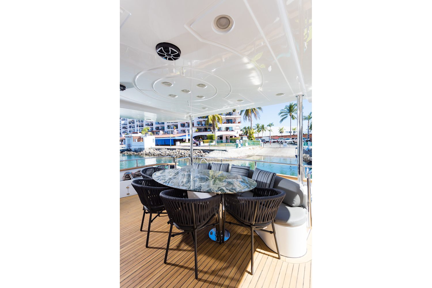 Azimut 85 F | Don Moi