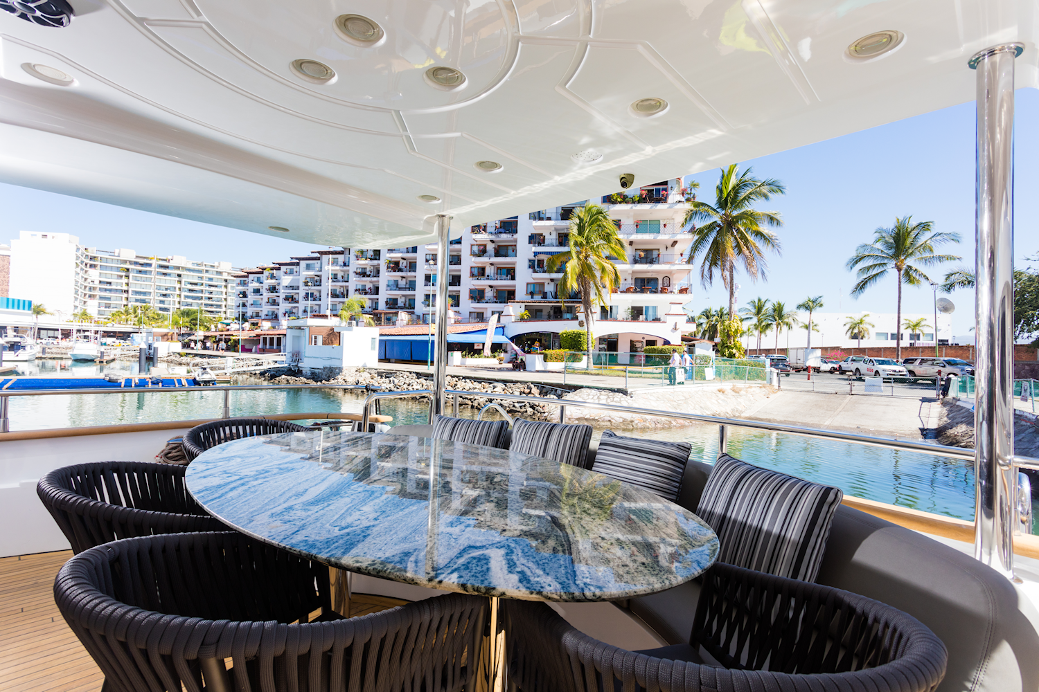 Azimut 85 F | Don Moi