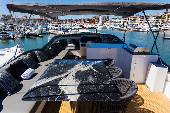 Azimut 85 F | Don Moi