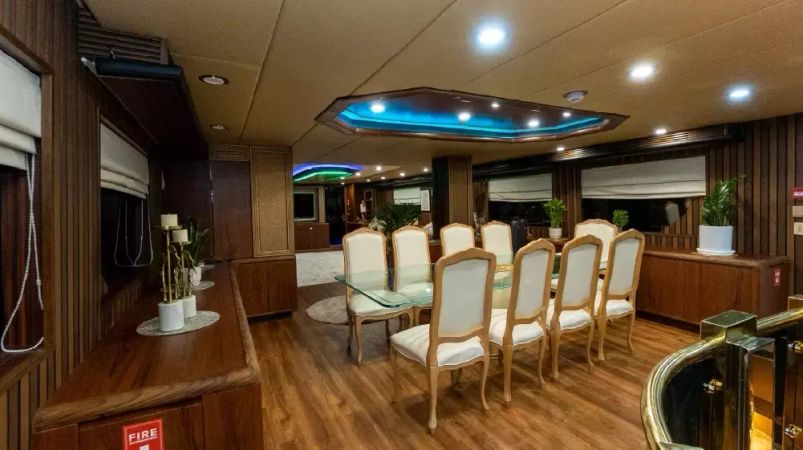 Hatteras 118 | Poseidon