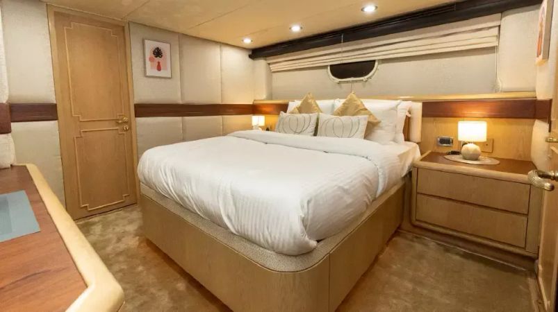 Hatteras 118 | Poseidon