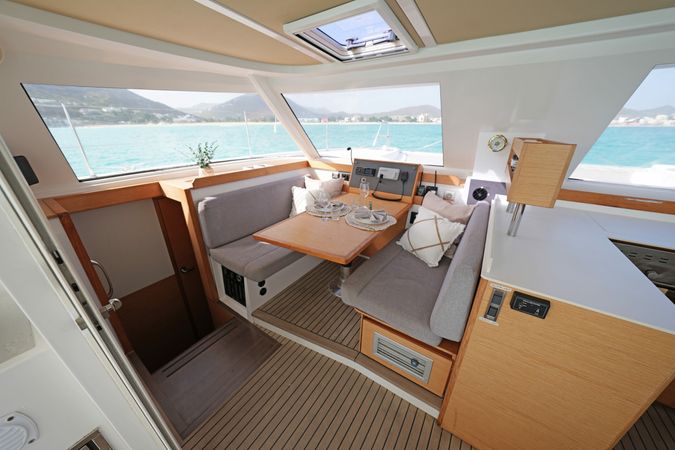 Nautitech 40 | Knot at Work