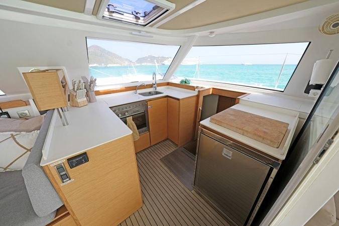 Nautitech 40 | Knot at Work