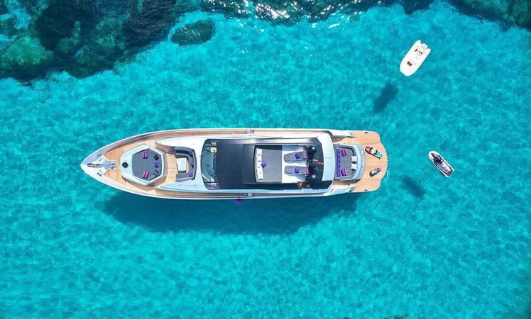 Pershing 90 | Shalimar 2