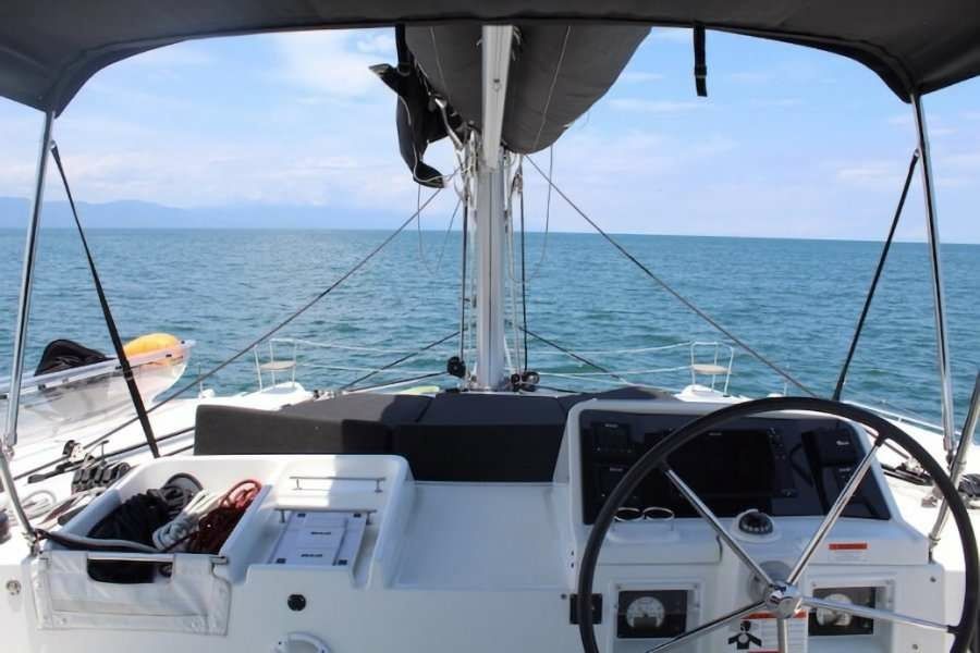 Lagoon 450 F | Catatonic