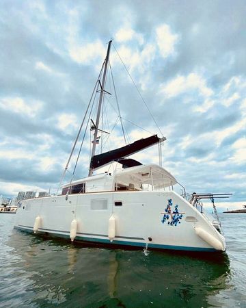 Lagoon 450 F | Catatonic