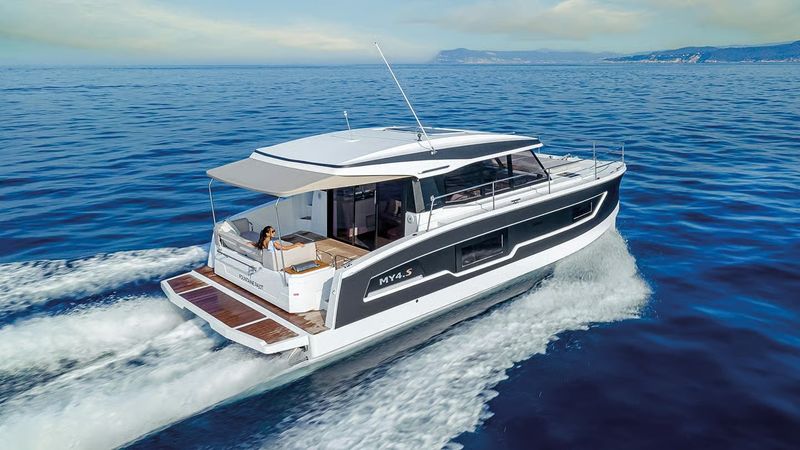 Fountaine Pajot MY 4.S | Blue Champagne
