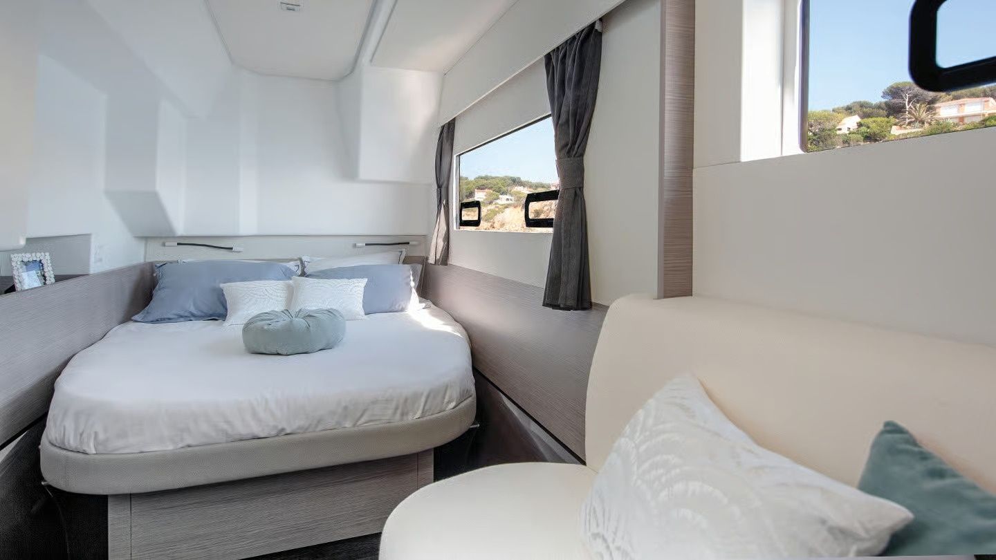 Fountaine Pajot MY 4.S | Blue Champagne