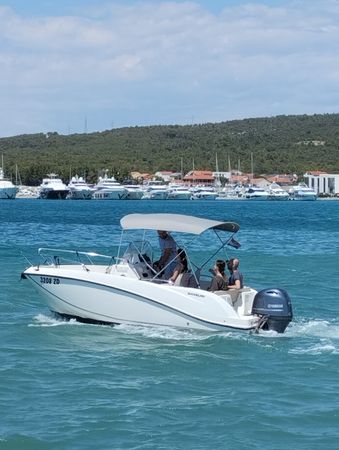 Quicksilver Activ 555 | Dalmatino
