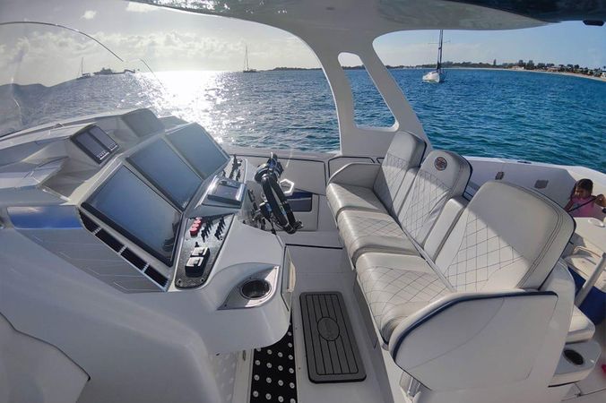 Cigarette Huntress 42 | Mazal