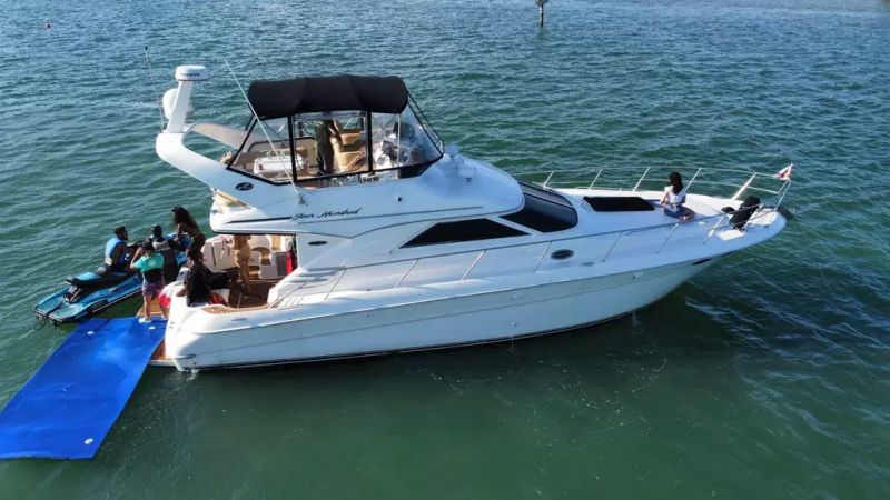 Sea Ray Sedane Bridge 400 | Sea Senora