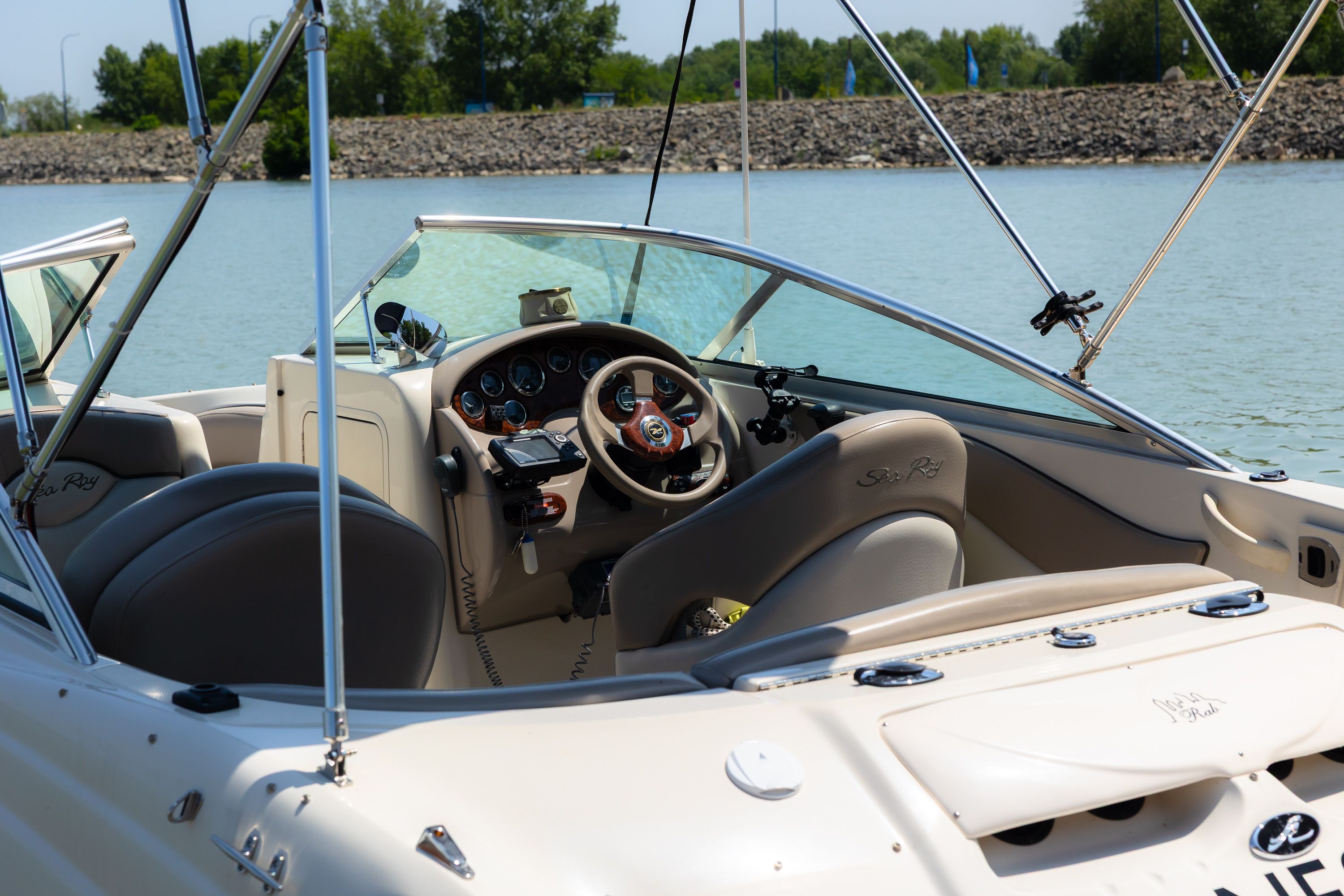 Sea Ray 200 | Vanessa