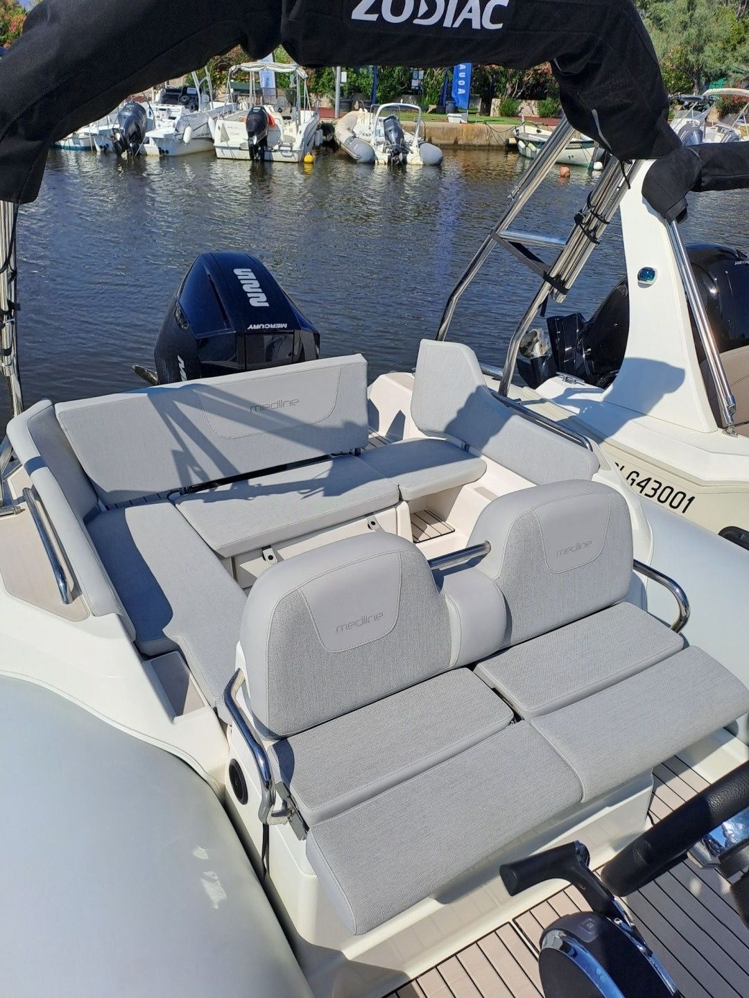Zodiac Medline 680 | Ad Boat
