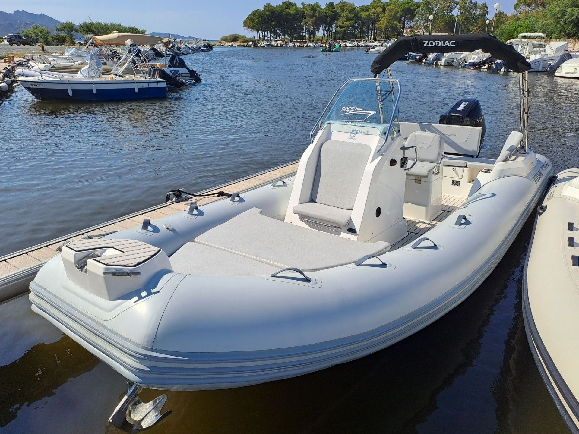 Zodiac Medline 680 | Ad Boat