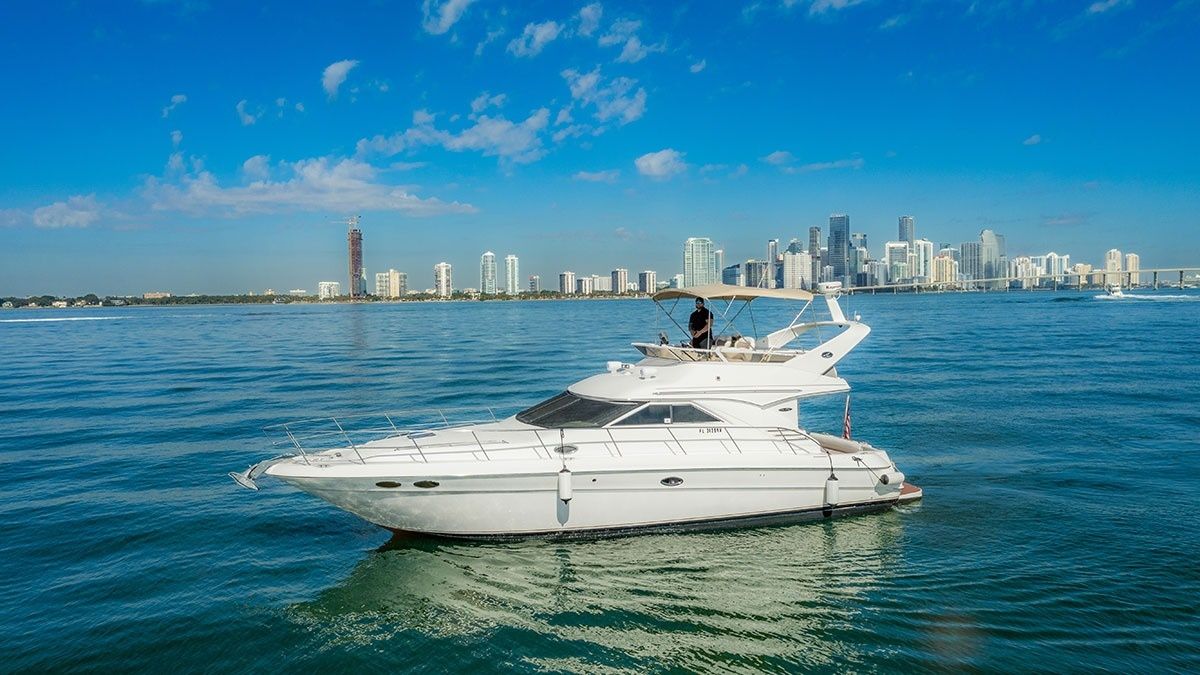 Sea Ray Sedane Bridge 400 | Sea Daze