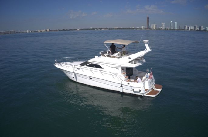 Sea Ray Sedane Bridge 400 | Sea Daze