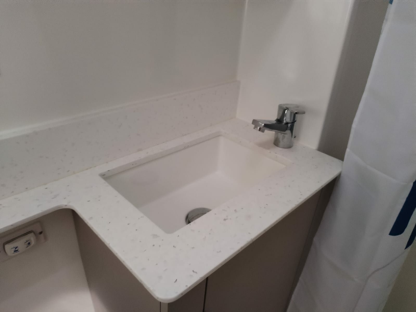 Fountaine Pajot Quatuor 44 | Manatee