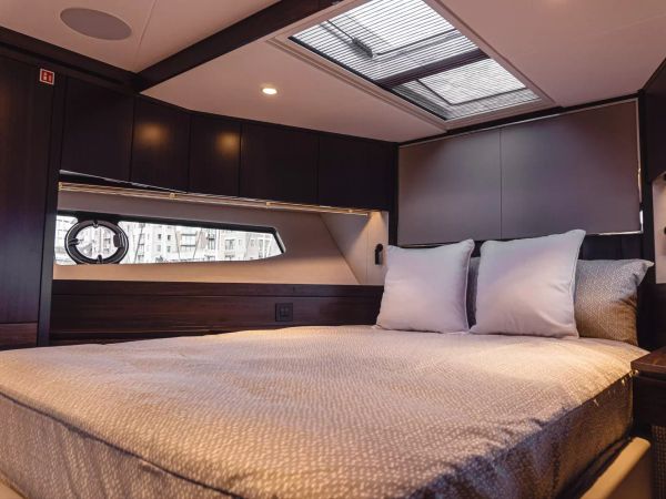 Sunseeker Manhattan 55 | Perfection Still