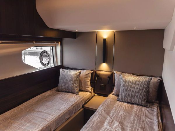 Sunseeker Manhattan 55 | Perfection Still