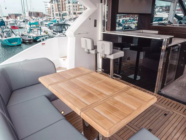 Sunseeker Manhattan 55 | Perfection Still