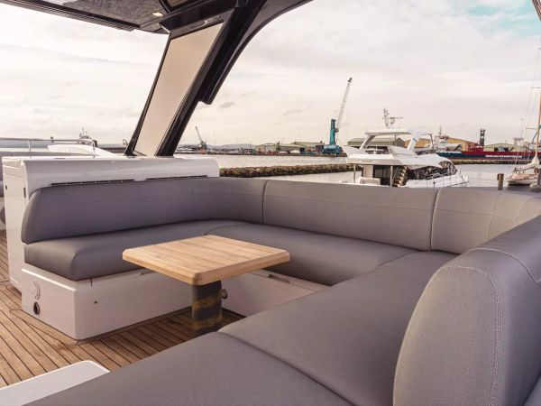 Sunseeker Manhattan 55 | Perfection Still